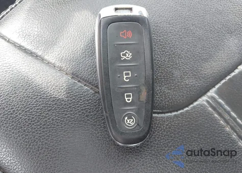 2013 Ford Focus Titanium z USA, uszkodzony, nr VIN 1FADP3J28DL371500